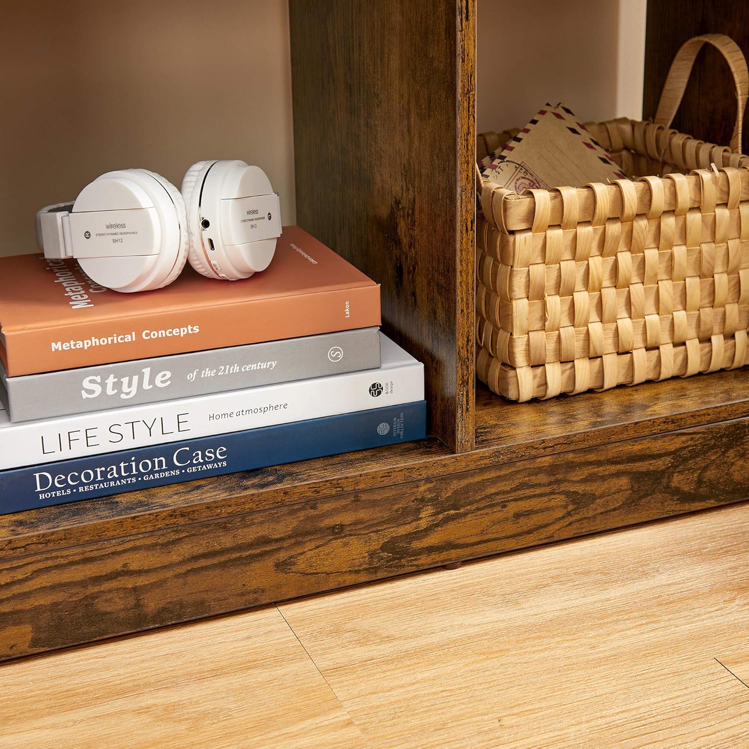 Rustic Brown Bookshelf with Cubbyholes H858