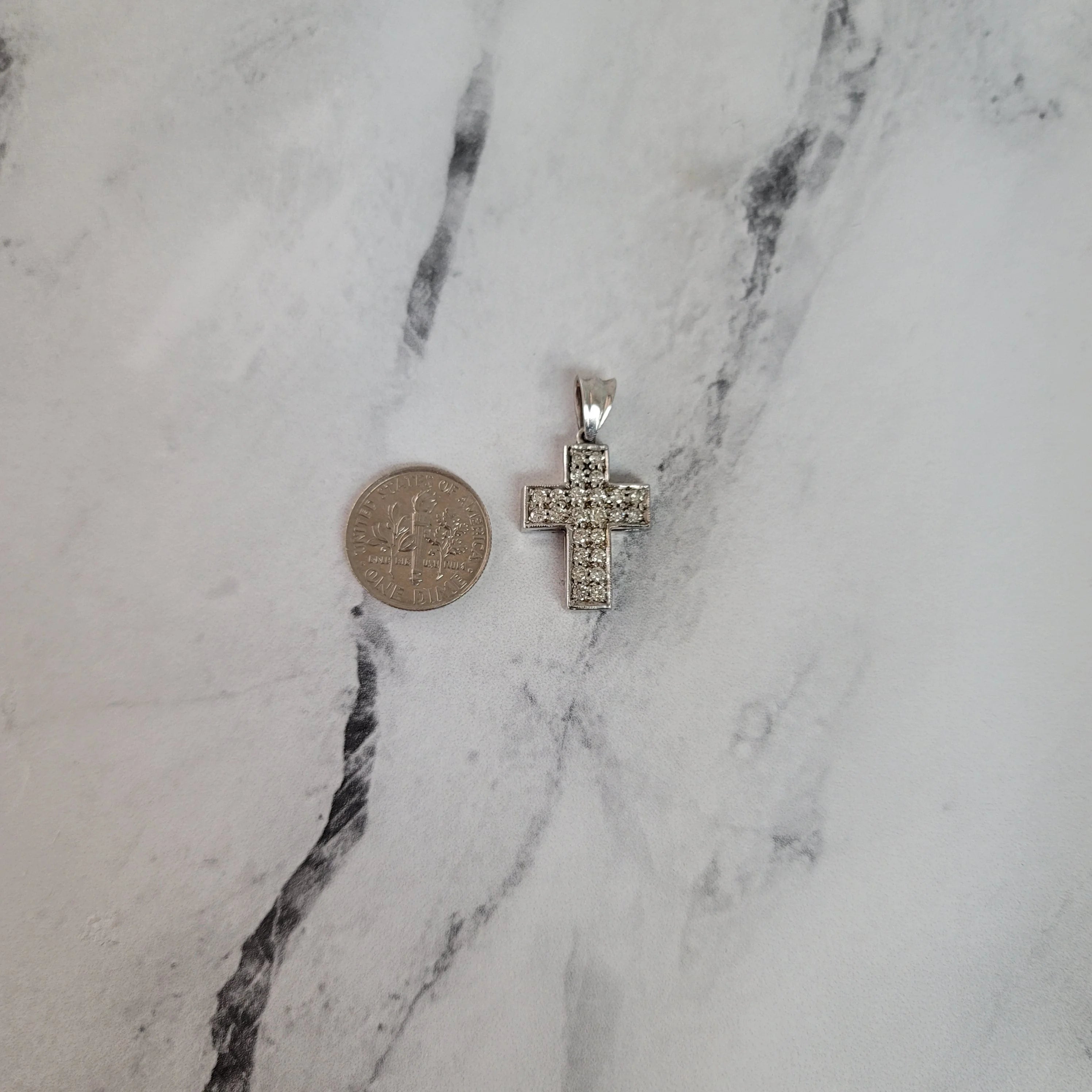 14k White Gold Diamond Cross Pendant D1445