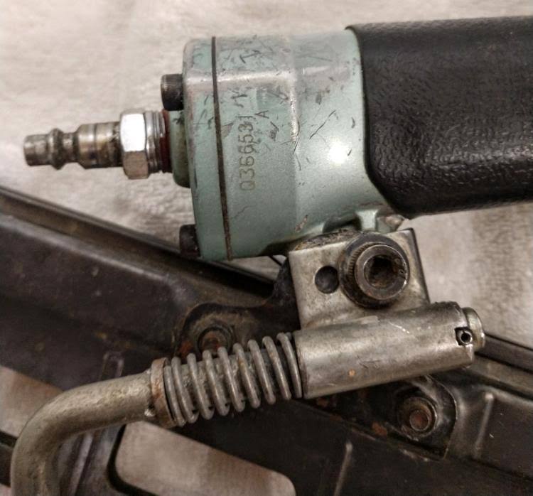 Pneumatic Framing Strip Nailer V532000