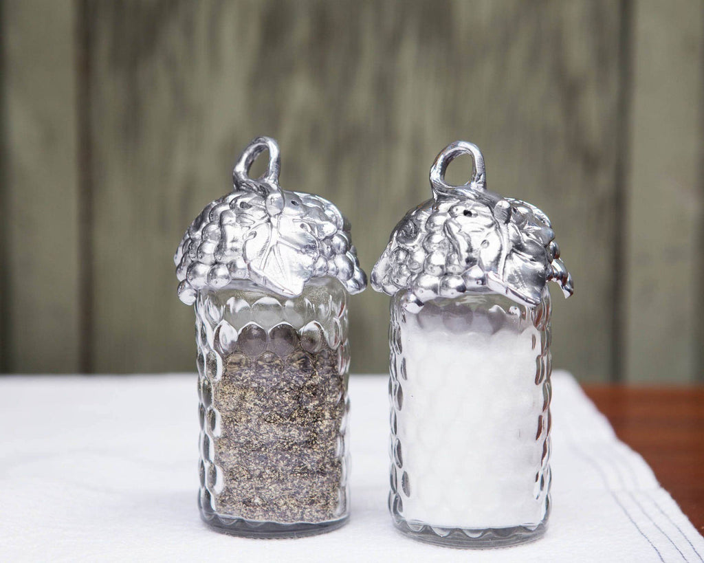 Grape Salt and Pepper Set C34093