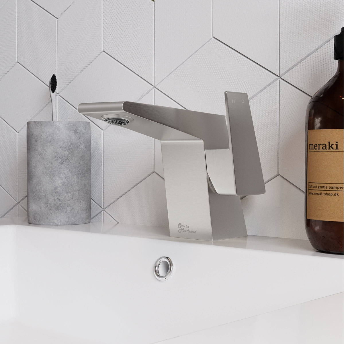 Brushed Nickel Single Hole Bathroom Faucet F198307