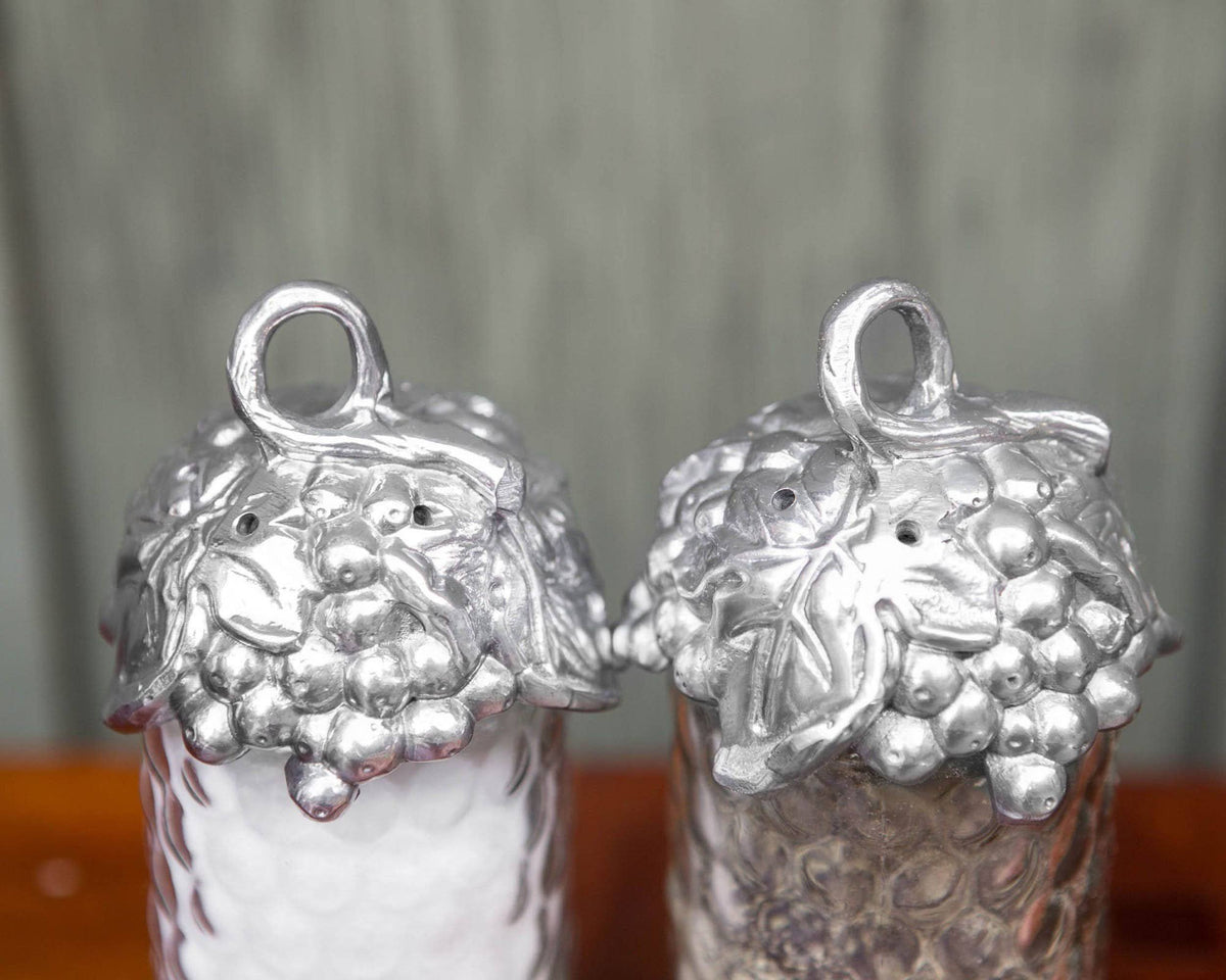 Grape Salt and Pepper Set C34093