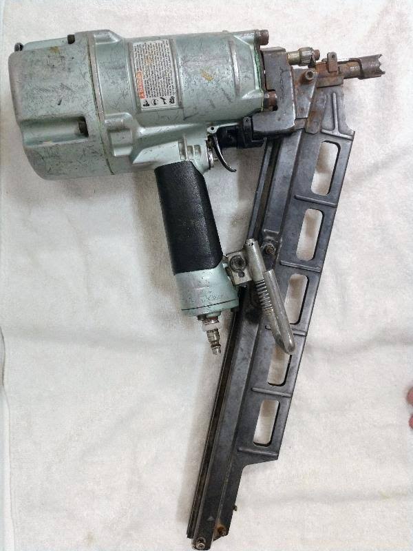 Pneumatic Framing Strip Nailer V532000