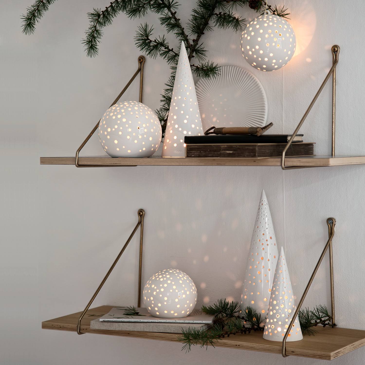 White Tealight Candle Ball 14 cm F208613