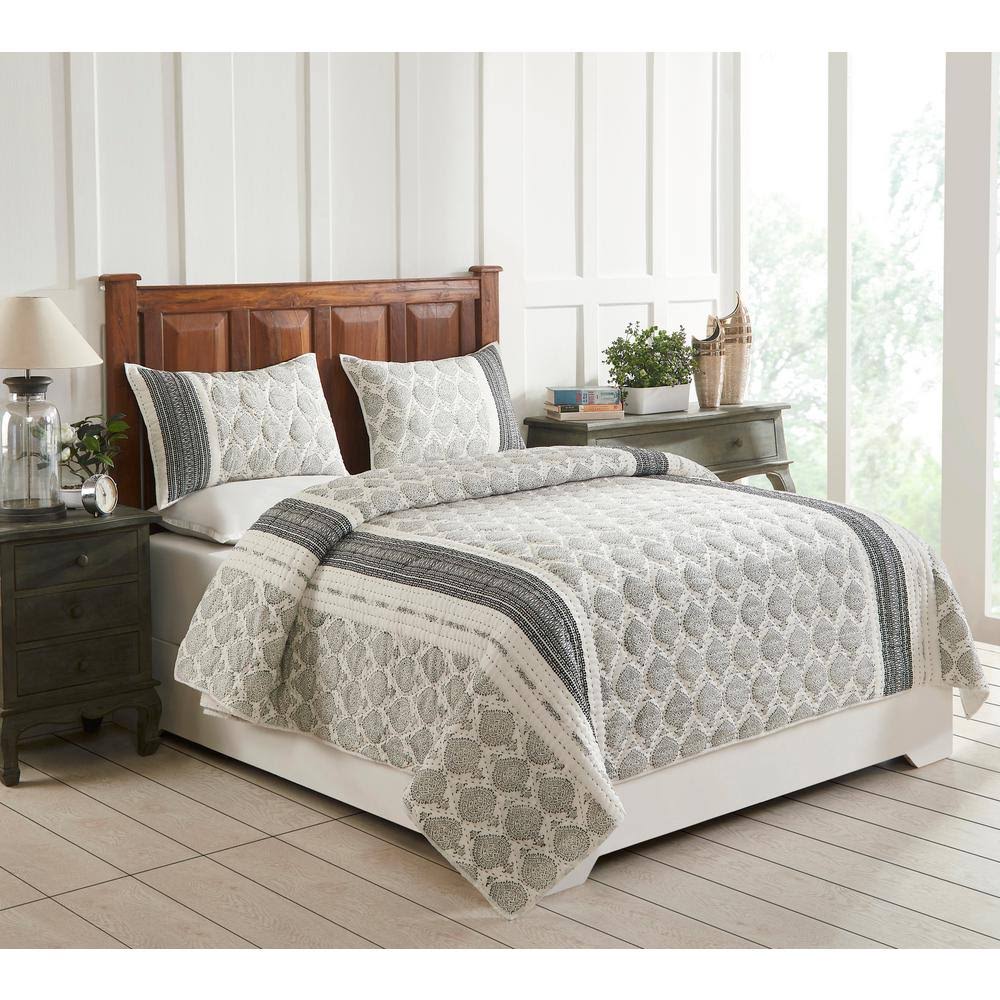 King Comforter - Black Cotton Quilt D764849
